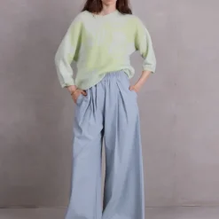 Avoine alpaca trui in ice blue met daiquiri green