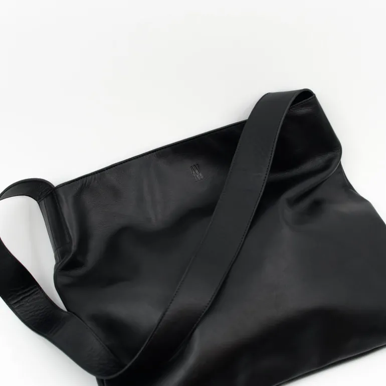 Big crossbody handtas in zwart nappaleer