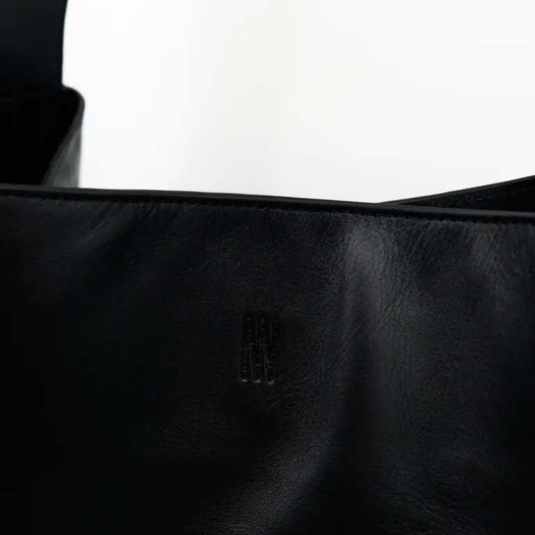 Big crossbody handtas in zwart nappaleer