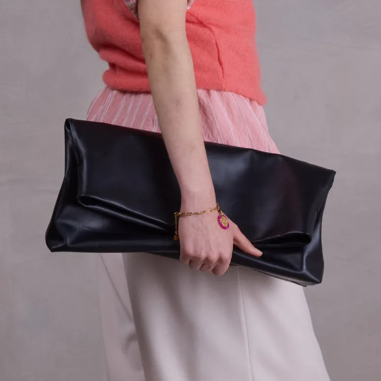 Clutch bag in black