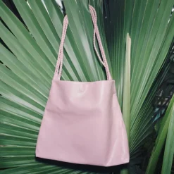 Clutch bag in misty rose