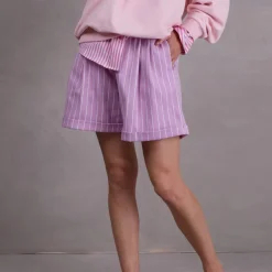 Diaz short in bright lilac stripes