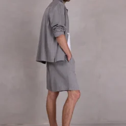 Diede short in steel grey herringbone