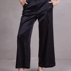 Dong broek in black satin stretch