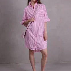 Duran hemdsjurk in pink stripes
