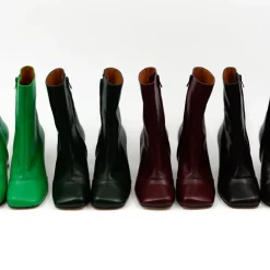Eames laarsje in dark chocolate