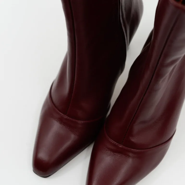 Elize laarsje in burgundy