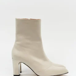 Elize laarsje in ivory