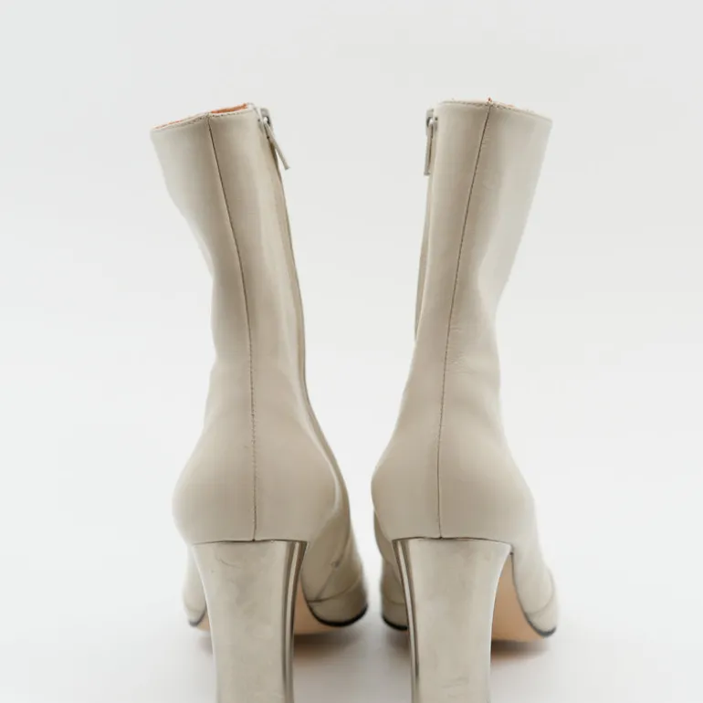 Elize laarsje in ivory