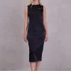 Emelia jurk in black satin stretch
