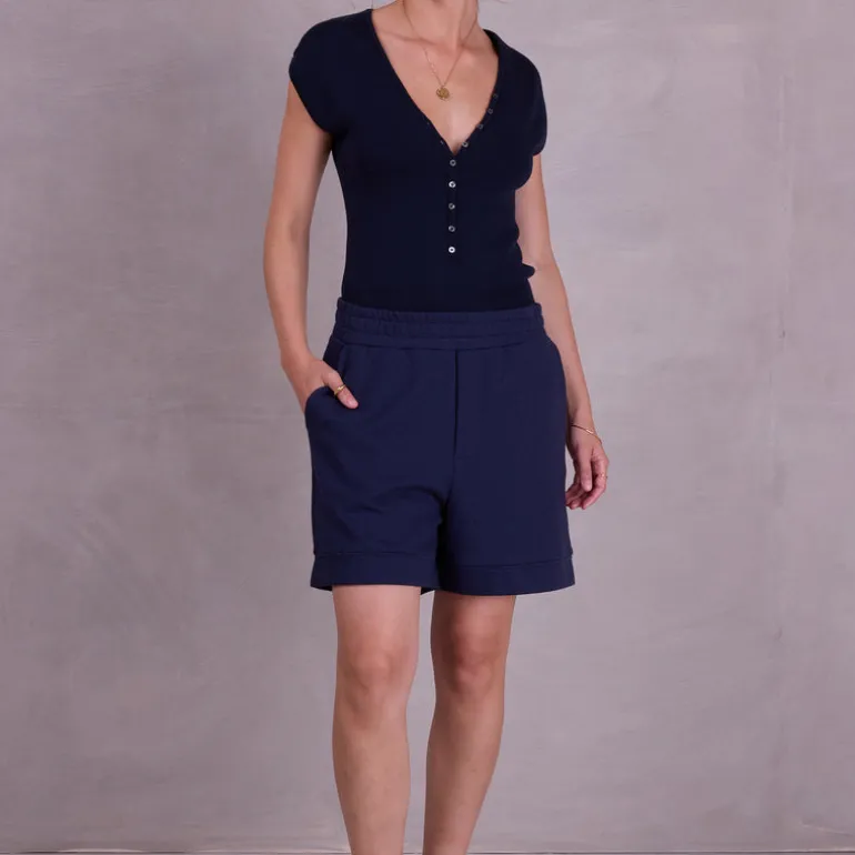 Fien short in night blue