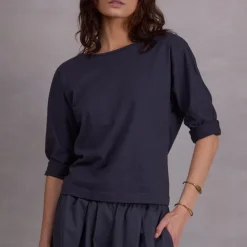Ilana T-shirt in charcoal