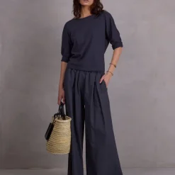Ilana T-shirt in charcoal