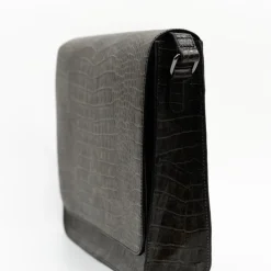Medium crossbody handtas in croco black olive