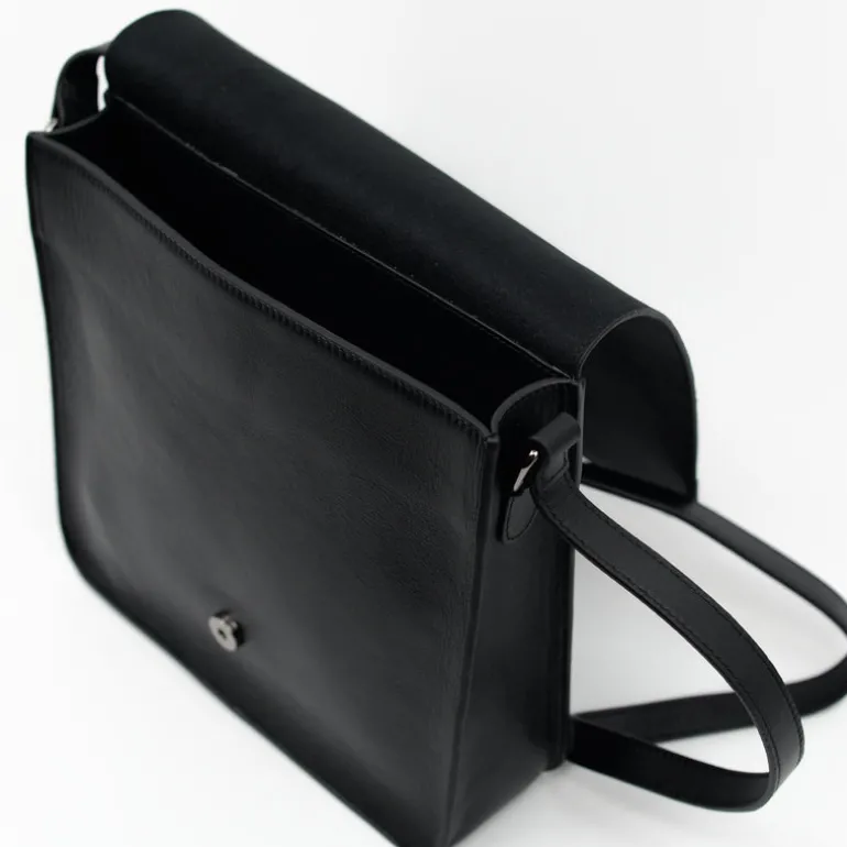 Medium crossbody handtas in zwart nappaleer