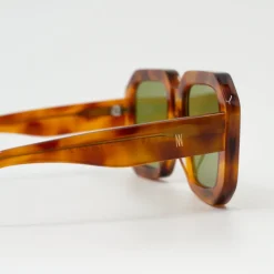 Onassis zonnebril in light tortoise /olive