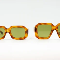 Onassis zonnebril in light tortoise /olive