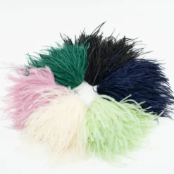 Zaza broche met veren in lila