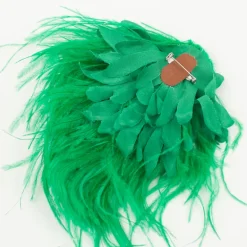 Zaza brooch in grass green feathers